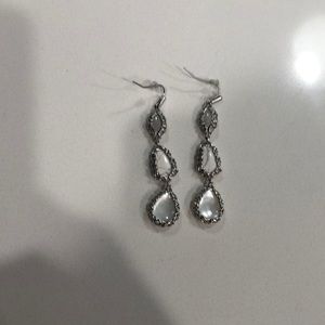 Kendra Scott earrings barely used